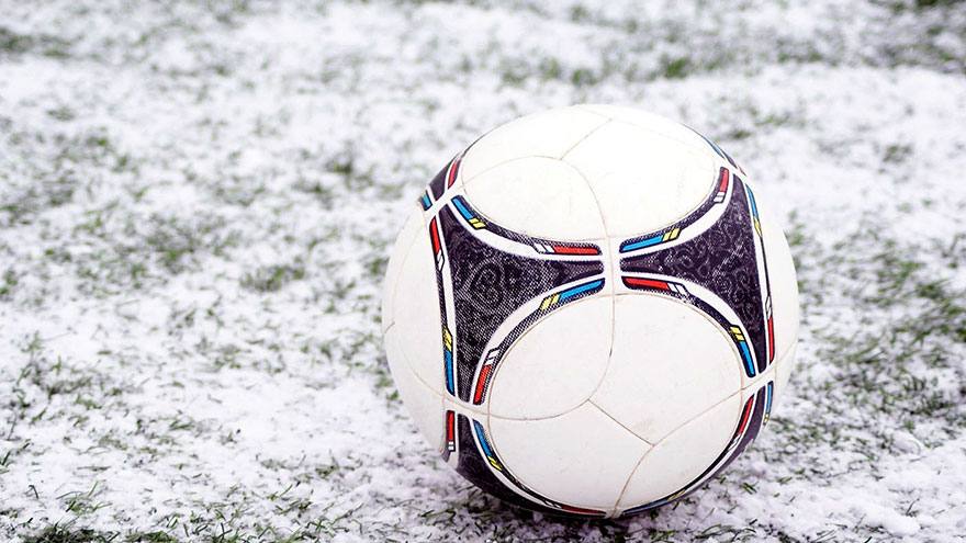 Болельщиков приглашают на очередной тур высшей лиги зимнего футбольного турнира