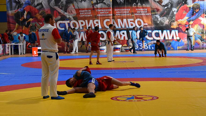 Томичи завоевали пять медалей на всероссийском турнире по самбо