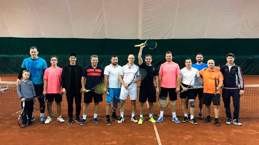 Егор Жуков победил в любительском теннисном турнире
