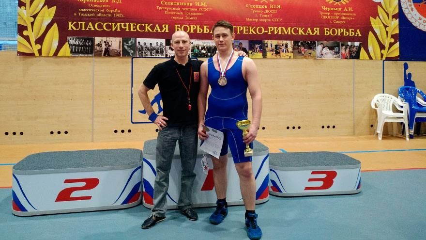 В Томске прошел всероссийский турнир по греко-римской борьбе