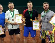 Дмитрий Салит победил в любительском теннисном турнире