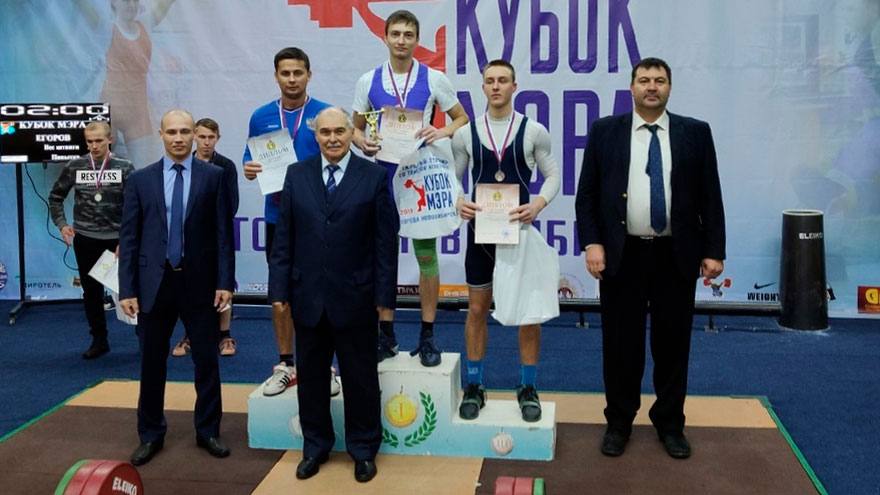 Томские штангисты отличились на турнире в Новосибирске