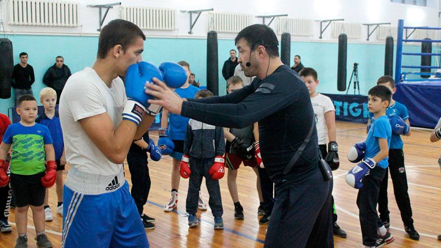 Юным томским боксерам даст мастер-класс олимпийский чемпион