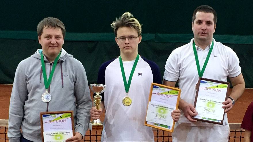 Очередная победа Олега Мартыненко на теннисных кортах