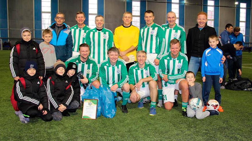 Томские ветераны победили в межрегиональном турнире по футболу