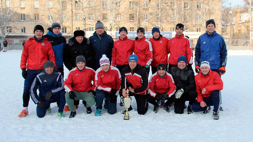 «Ва-Банк» и КДВ победили в турнире памяти ветеранов томского футбола