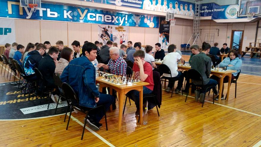 Шахматисты сразились на черно-белых полях Политеха