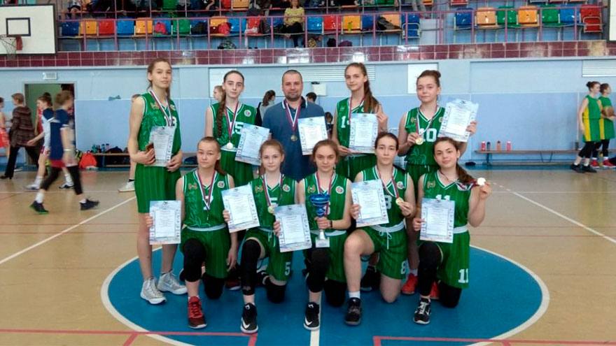 Юные томички победили на баскетбольном турнире в Алтайском крае