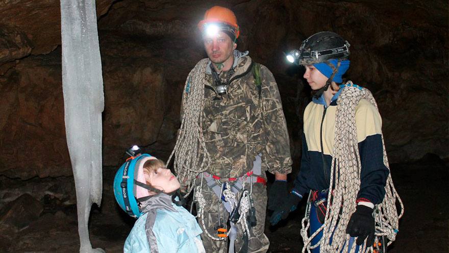 Томские каратисты спустились в пещеры Хакасии