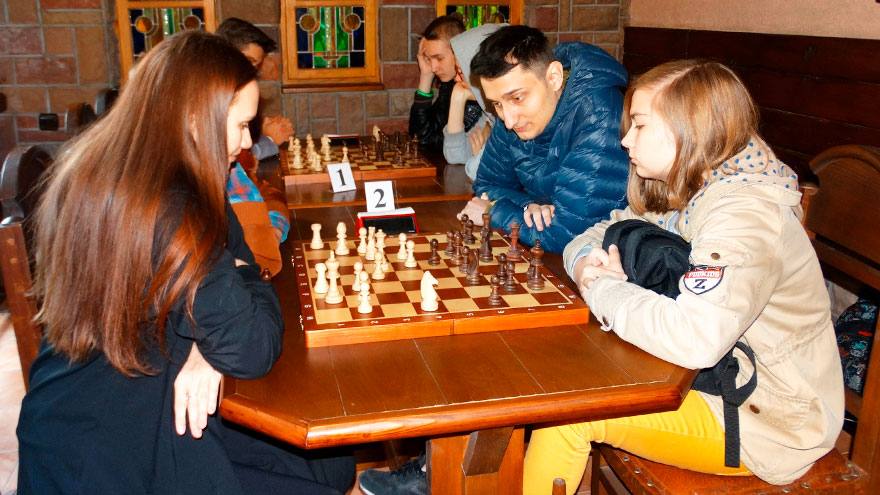 Третий фестиваль парных шахмат в Томске