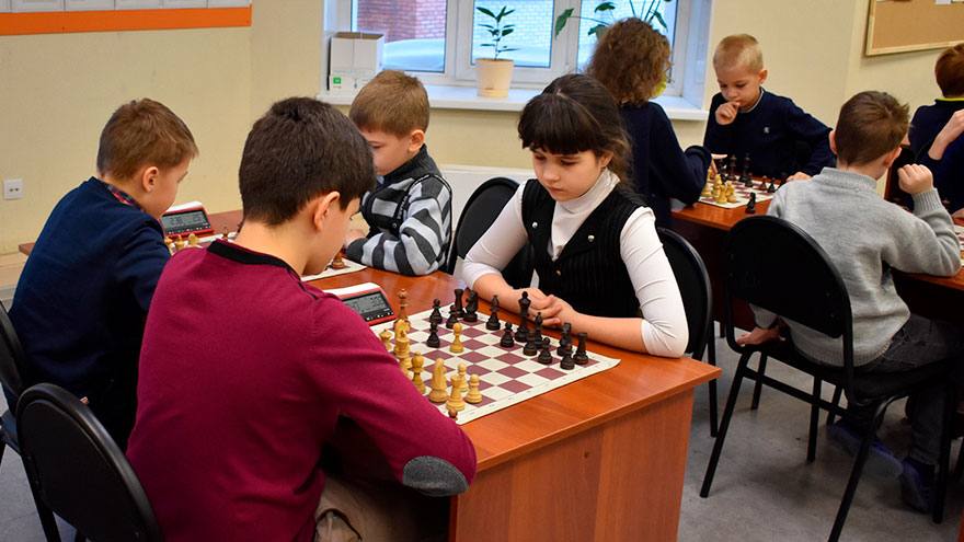 Сто юных томичей приняли старт в шахматном турнире