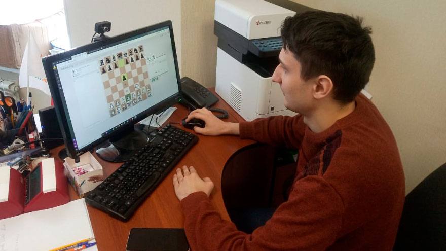 Шахматисты сыграли в «Орду» в интернете