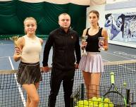 Новые трофеи юных томских теннисисток.  Репортаж с кортов ТК «Чемпион»