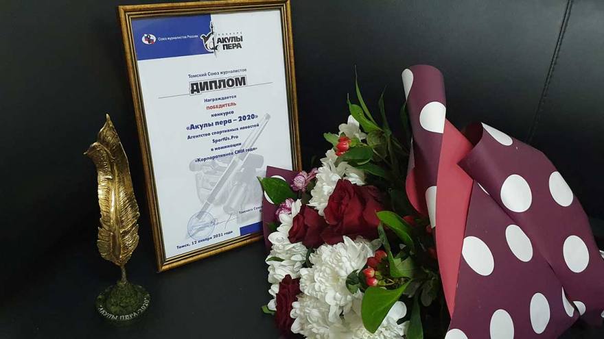 Журналист Андрей Усов получил «бронзовую акулу» на тренировке гиревиков