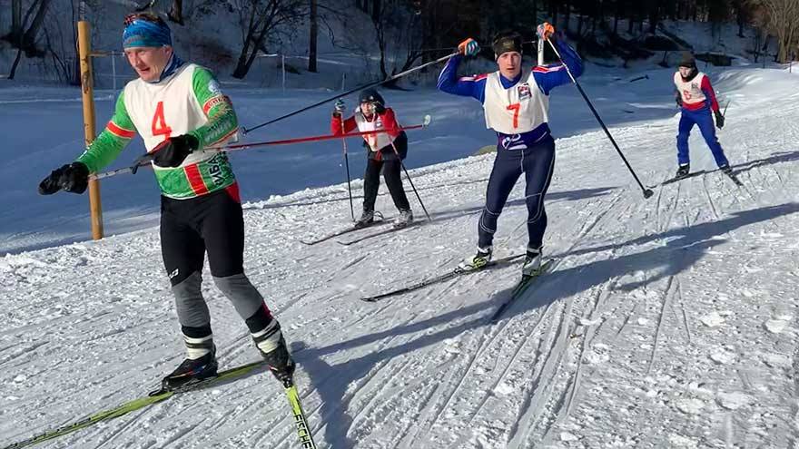 Титулованные рафтеры разыграли медали в лыжных гонках