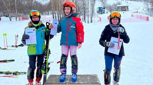 Юные горнолыжники отличились на стартах в Кузбассе