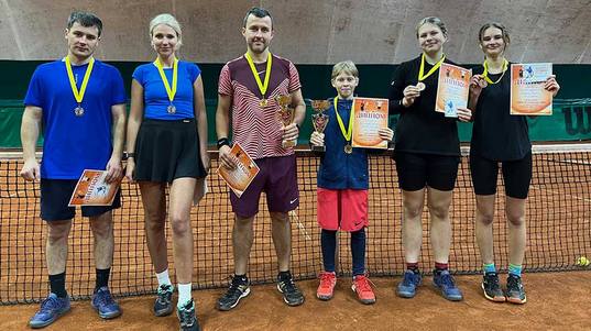 Александр Шушпанов и Дмитрий Баев выиграли парный теннисный турнир