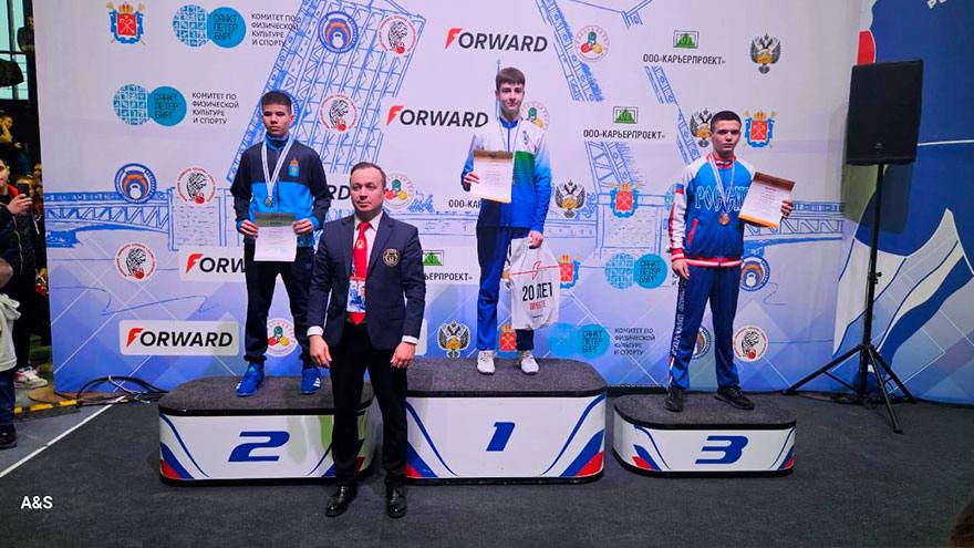 Томские гиревики завоевали медали на старте первенства России