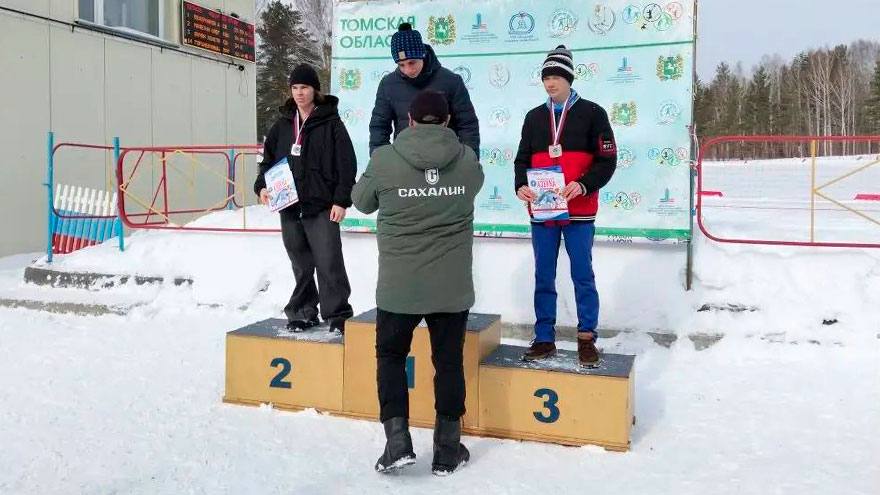 Лыжники борются за медали регионального турнира среди спортшкол
