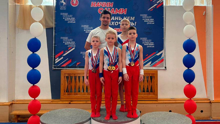 Новая серия стартов юных гимнастов томского «Реактора»