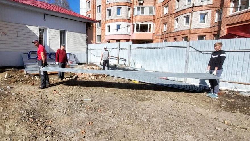 Лыжники провели предпраздничную уборку