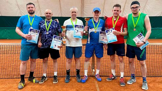 Томское теннисное лето ― 2026. Репортаж SportUs.Pro из клуба «Чемпион»